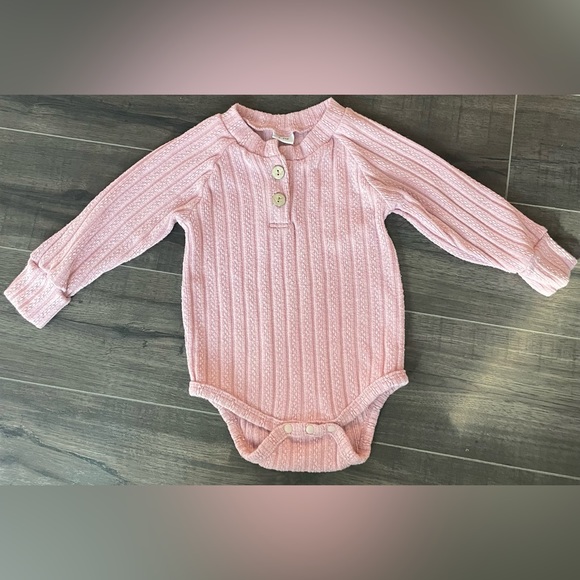 Reverie Threads - Ayden Outfit Set in Pink - SIZE: 6-9 Months - Picture 3 of 10